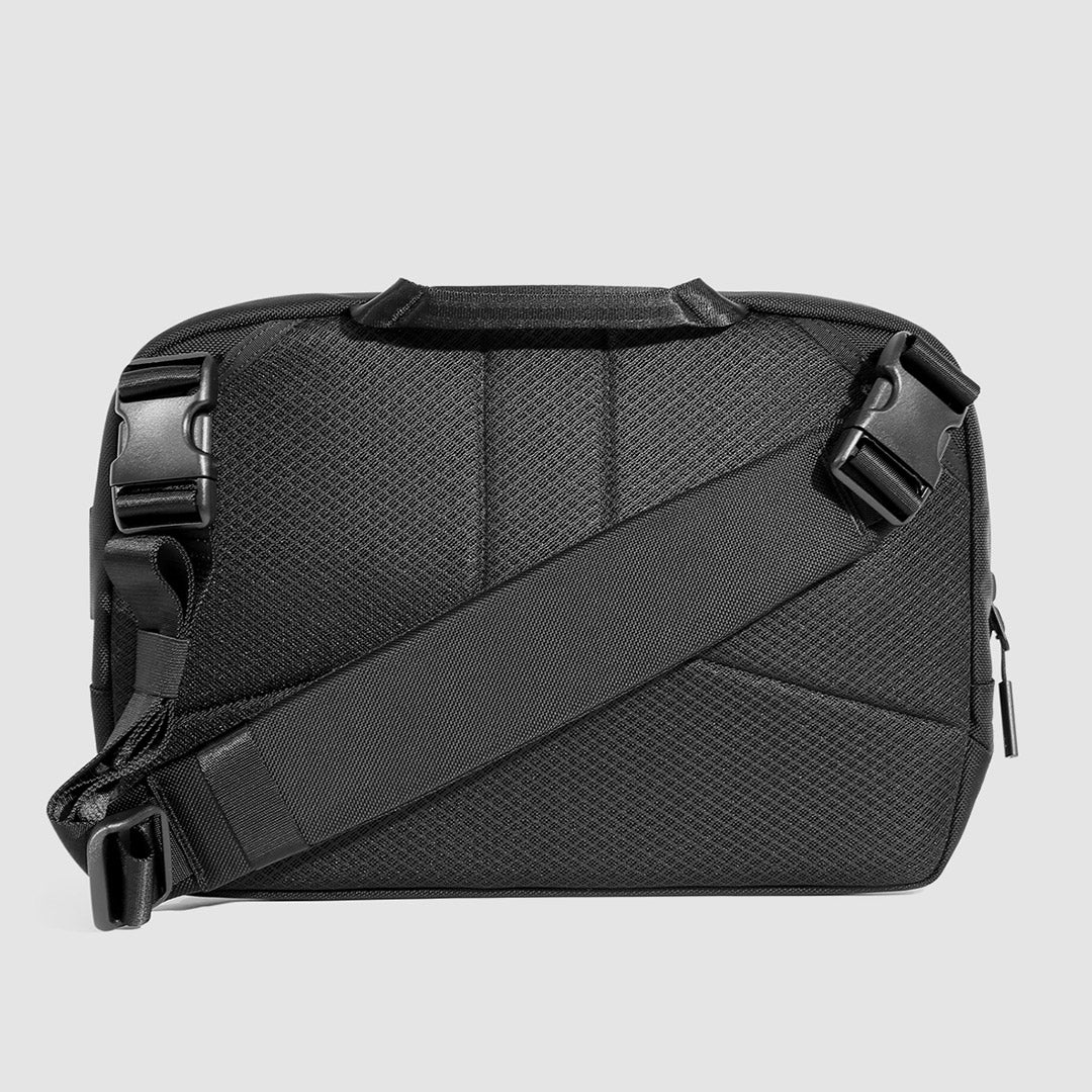 Aer / Tech Sling 3