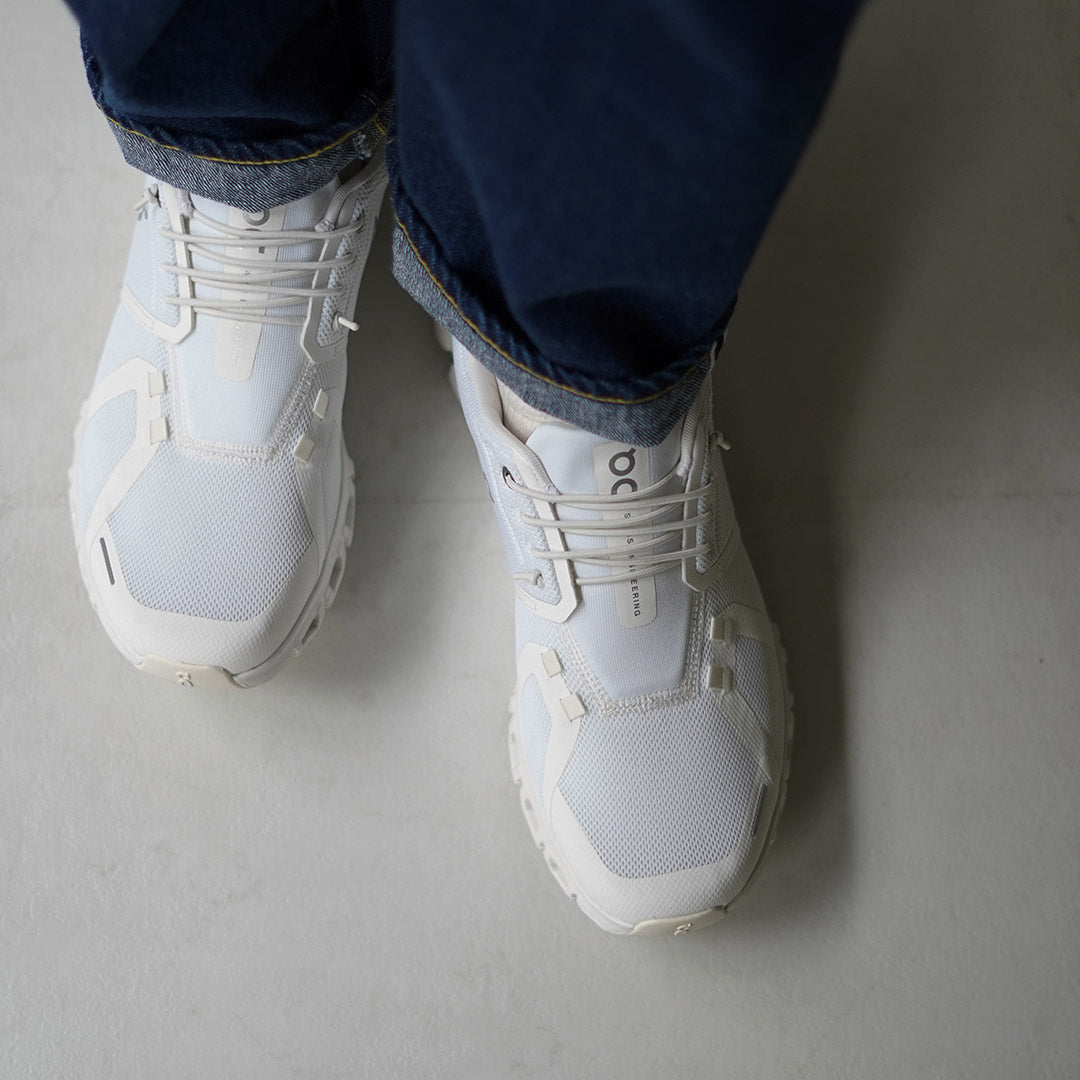 ON / Cloud 6 Sneakers