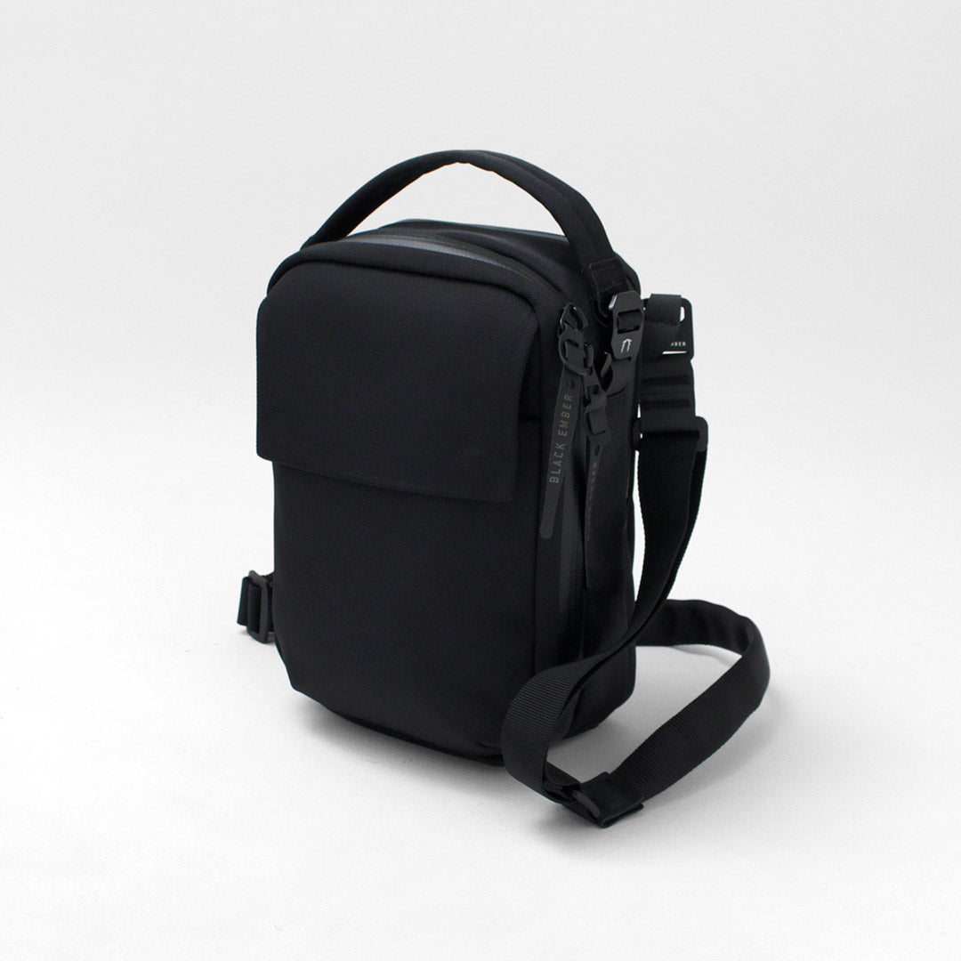 Ember / kompak negro