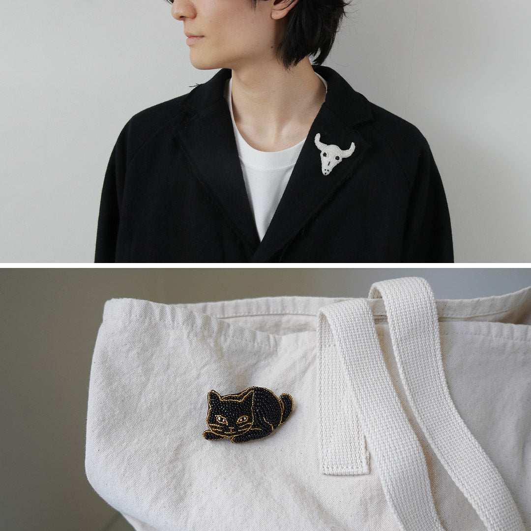 Accessoires perlés / badge d'épingle perle m