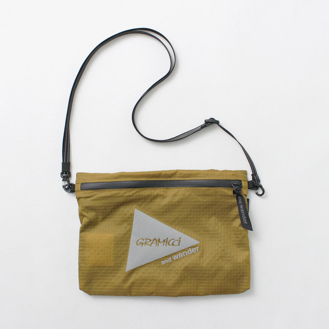 AND WANDER / Gramicci Nylon Sacoche