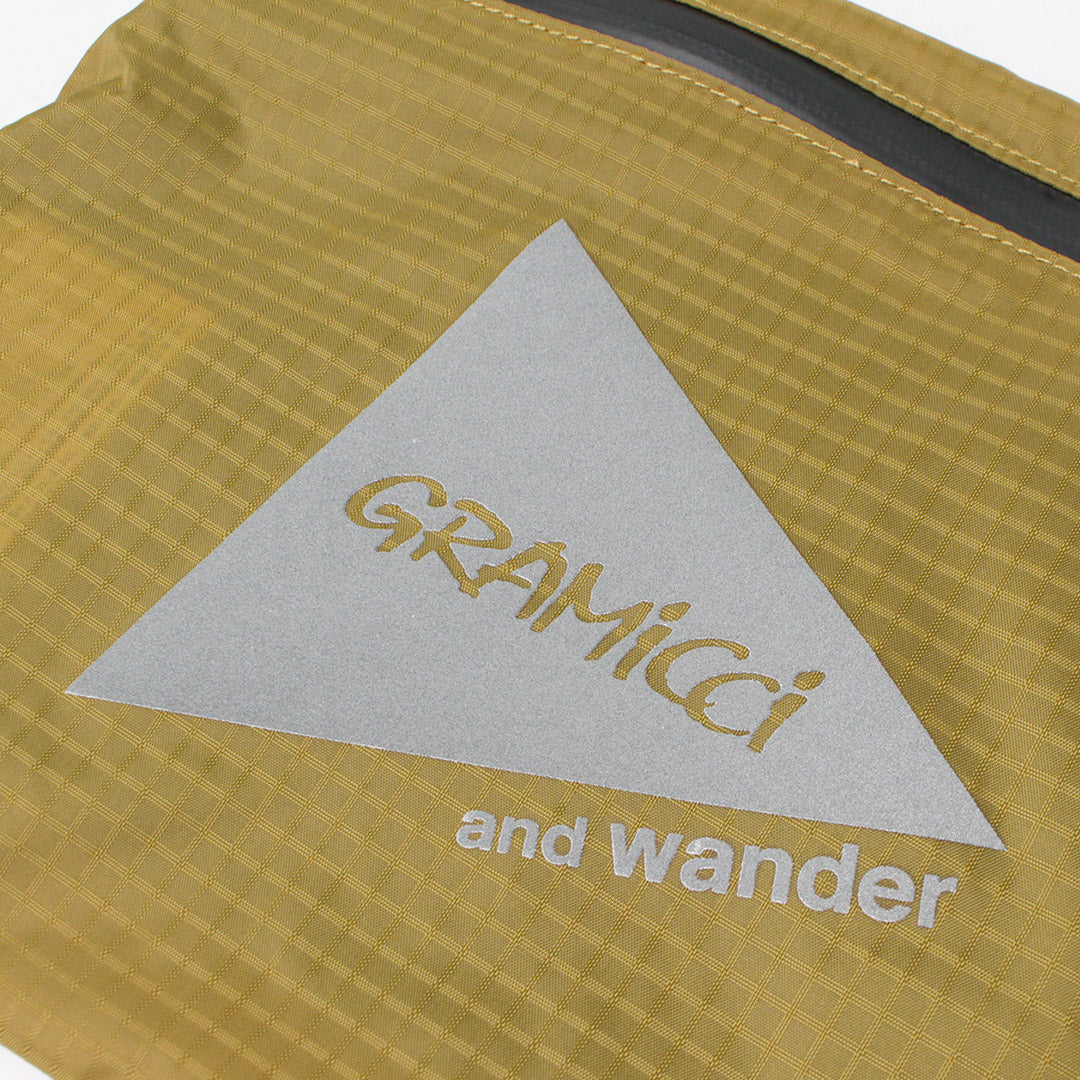 AND WANDER / Gramicci Nylon Sacoche