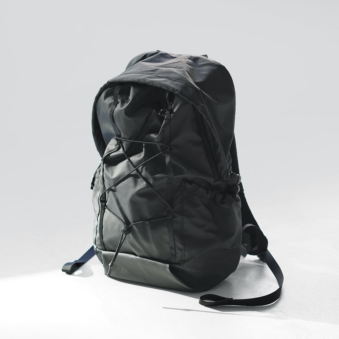 ELLIKER / Kiln Hooded Zip Top Backpack 22L