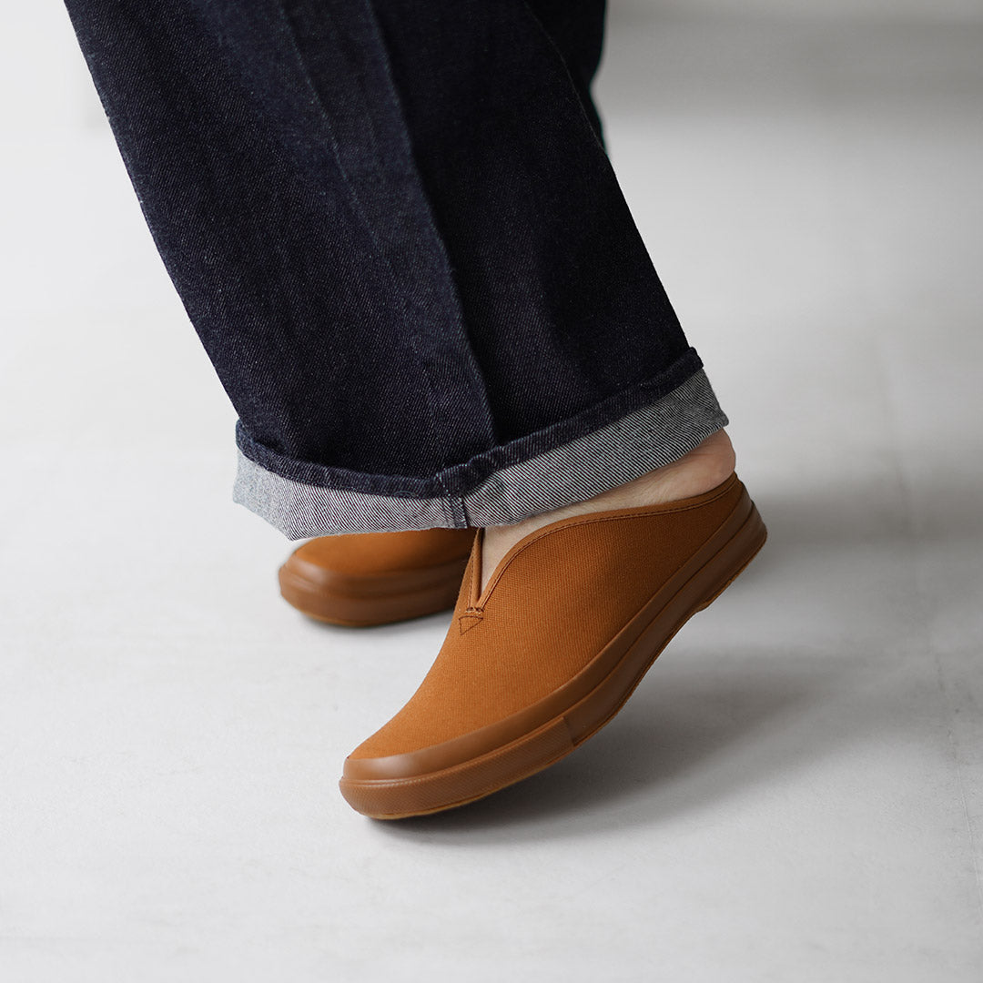 MOONSTAR / SLIT MULE Sandals