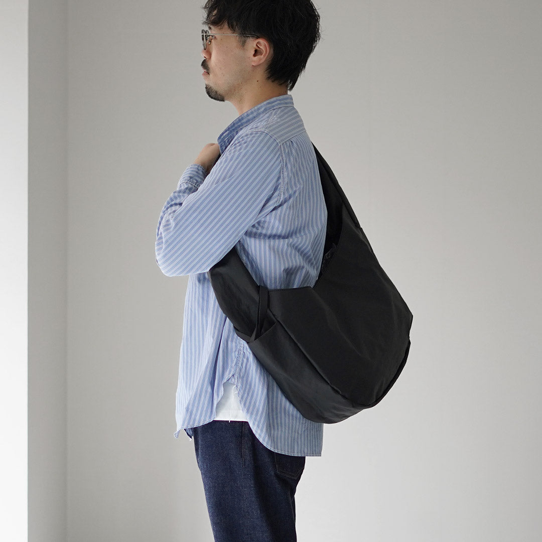 TIDEWAY / GRIZZLY Crescent Shoulder Bag