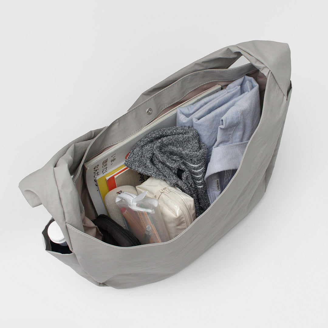 TIDEWAY / GRIZZLY Crescent Shoulder Bag