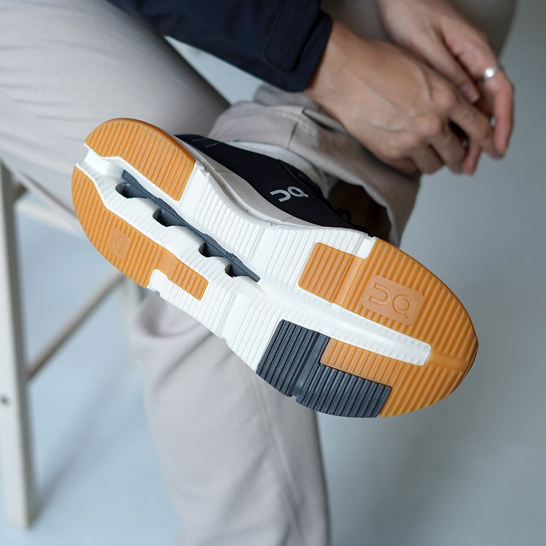 ON / Cloud Nova Form 2 Sneakers