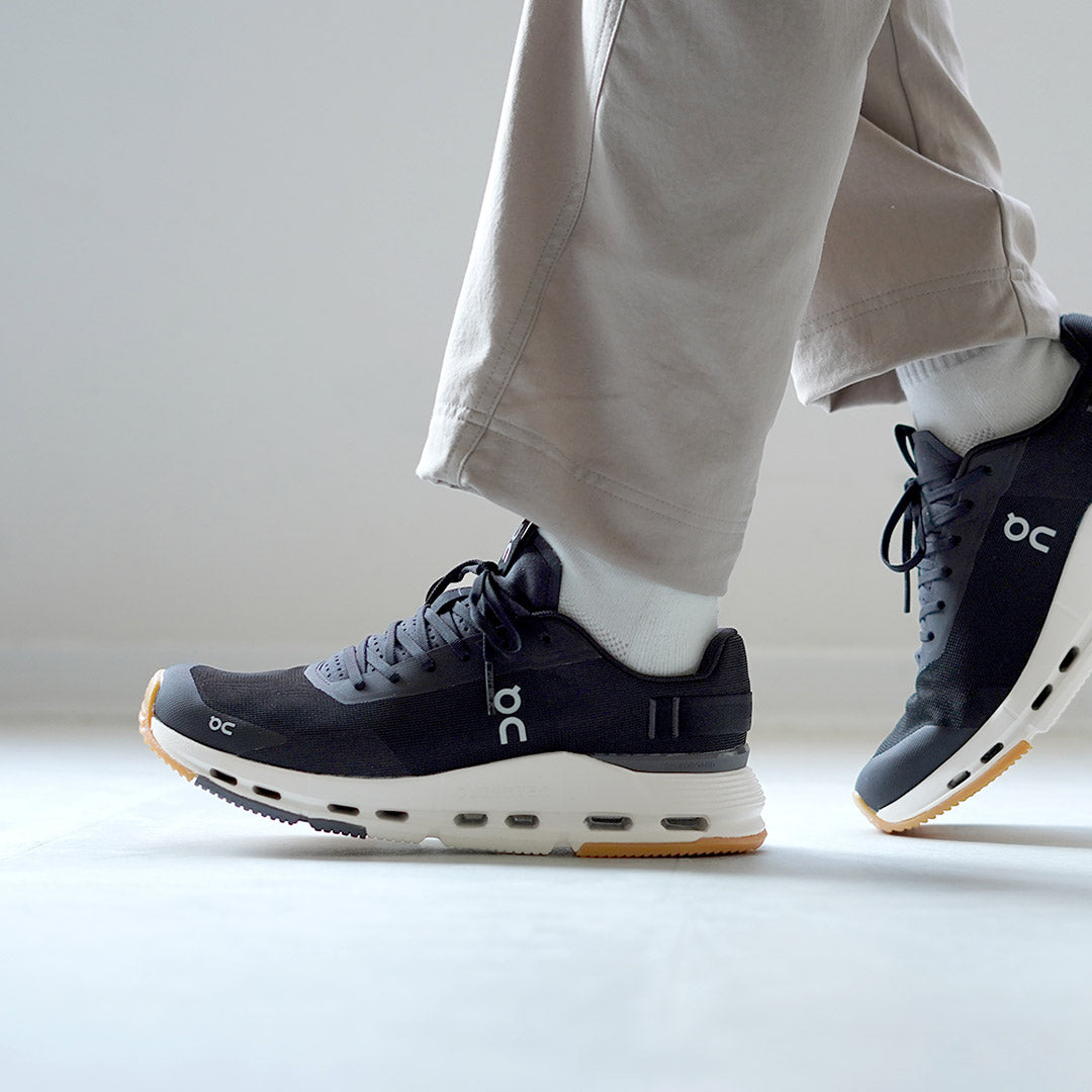 ON / Cloud Nova Form 2 Sneakers