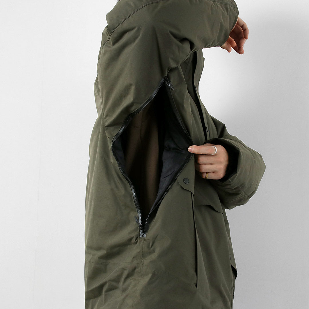 AND WANDER / Rainproof Down Jacket