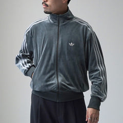 gray / M