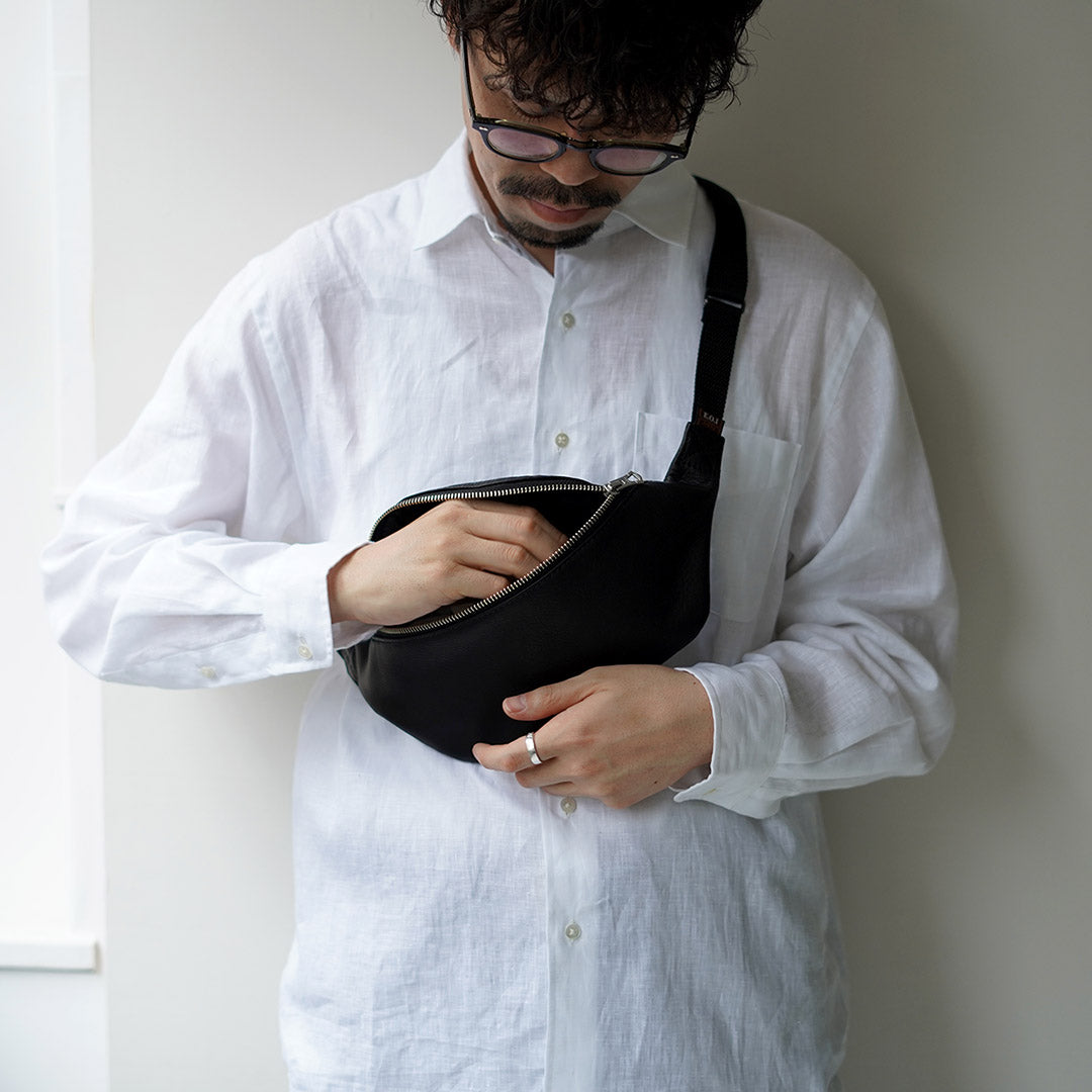 MR.OLIVE / IMPERMA-LEATHER Small Sling Bag