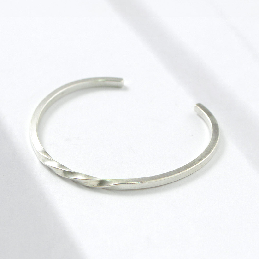 phaduA / Karen Silver Twist Bangle