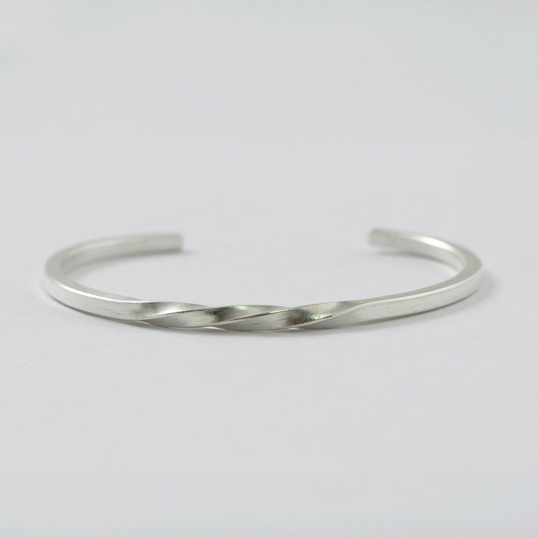 phaduA / Karen Silver Twist Bangle