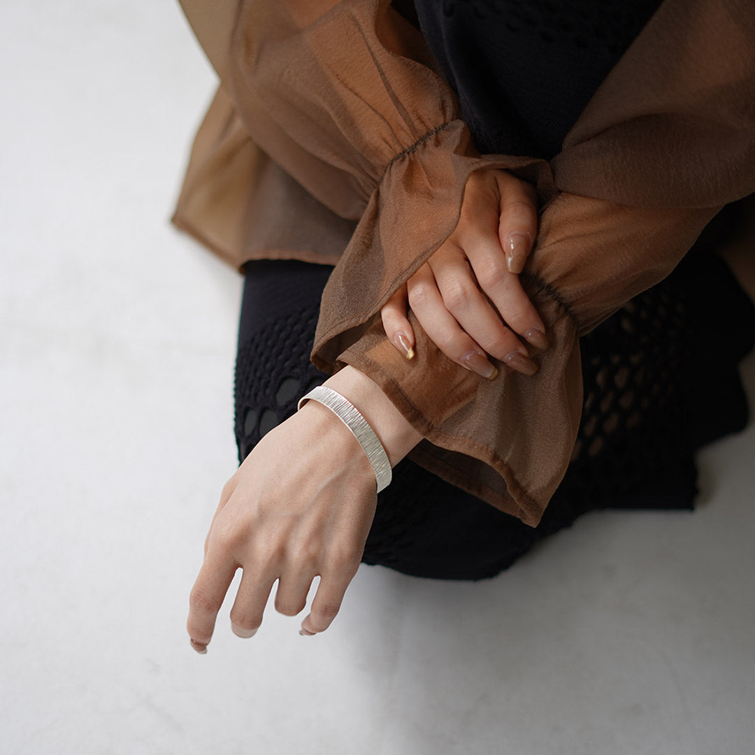 phaduA / Karen Silver Stripe Bangle