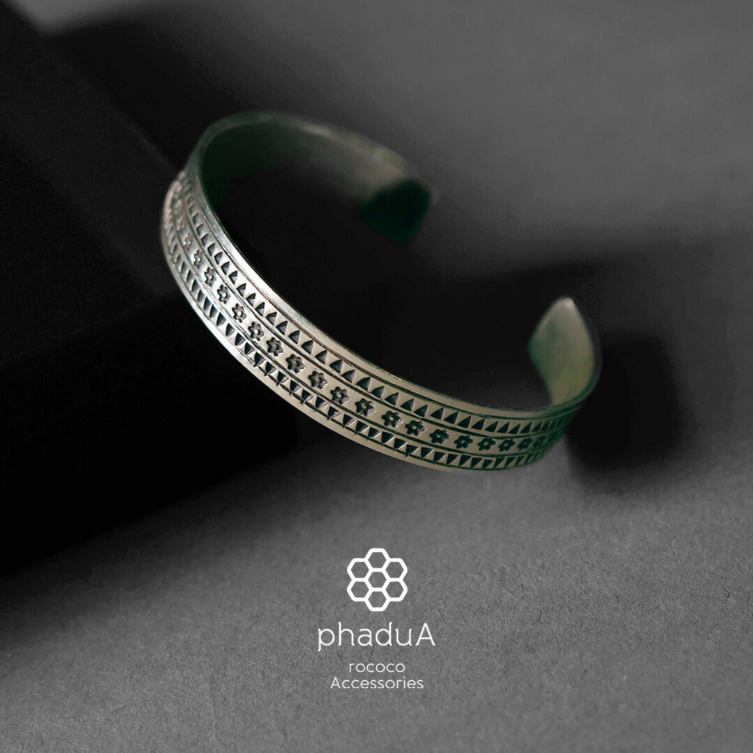 phaduA / Karen Silver Triangle Flower Bangle