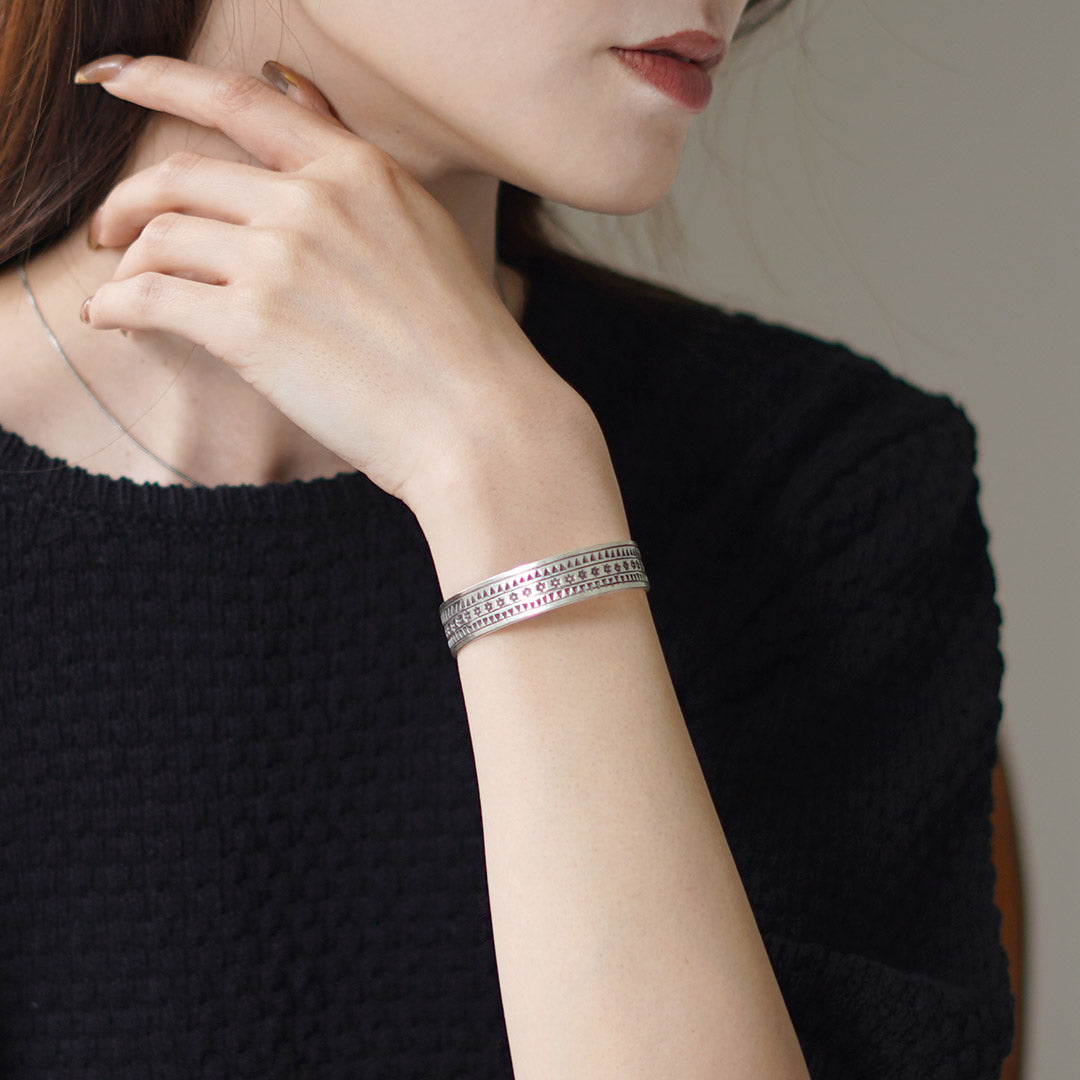 phaduA / Karen Silver Triangle Flower Bangle