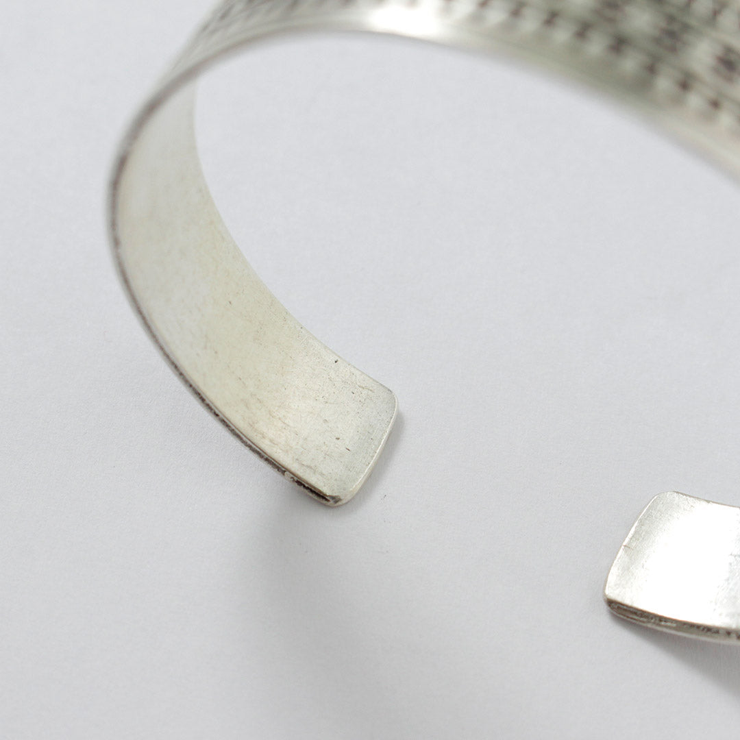 phaduA / Karen Silver Triangle Flower Bangle