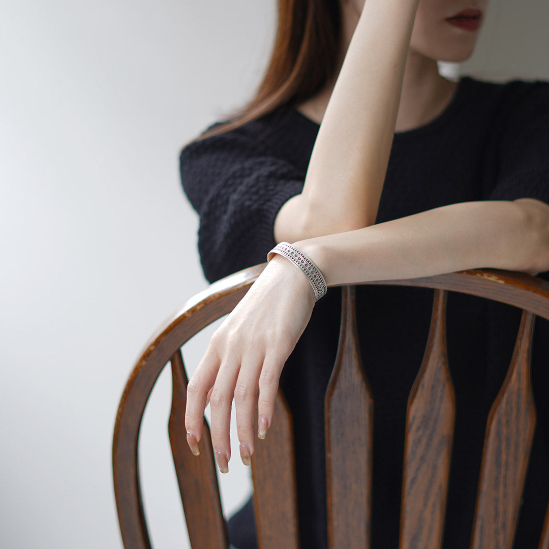 phaduA / Karen Silver Triangle Flower Bangle
