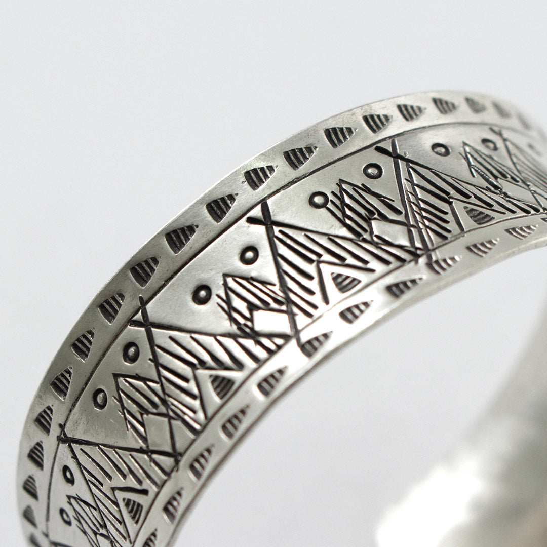 phaduA / Karen Silver Mountain Wide Bangle