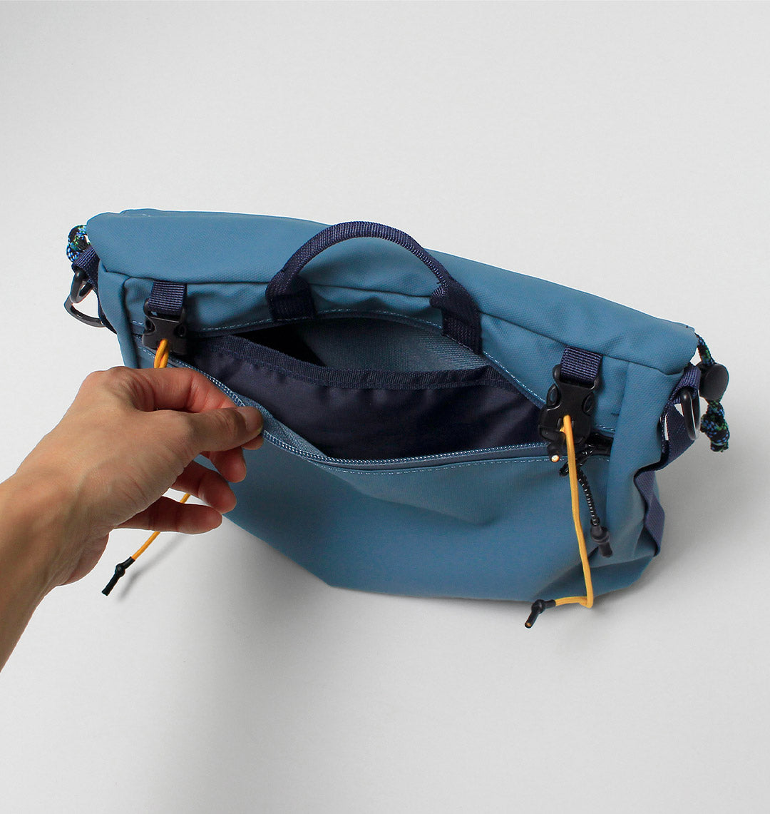 ELLIKER / Nidder Roll Top Crossbody Bag 6L