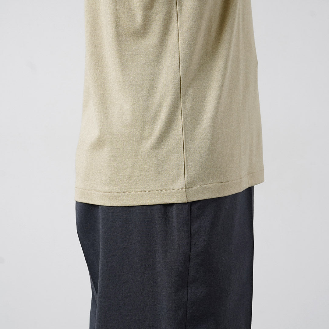 YONETOMI NEW BASIC / T-shirt habillé en laine et soie