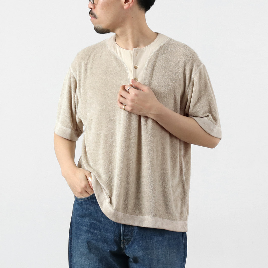 KEMA DESIGNS / 린넨 파일 오프셋 헨리 넥 티셔츠