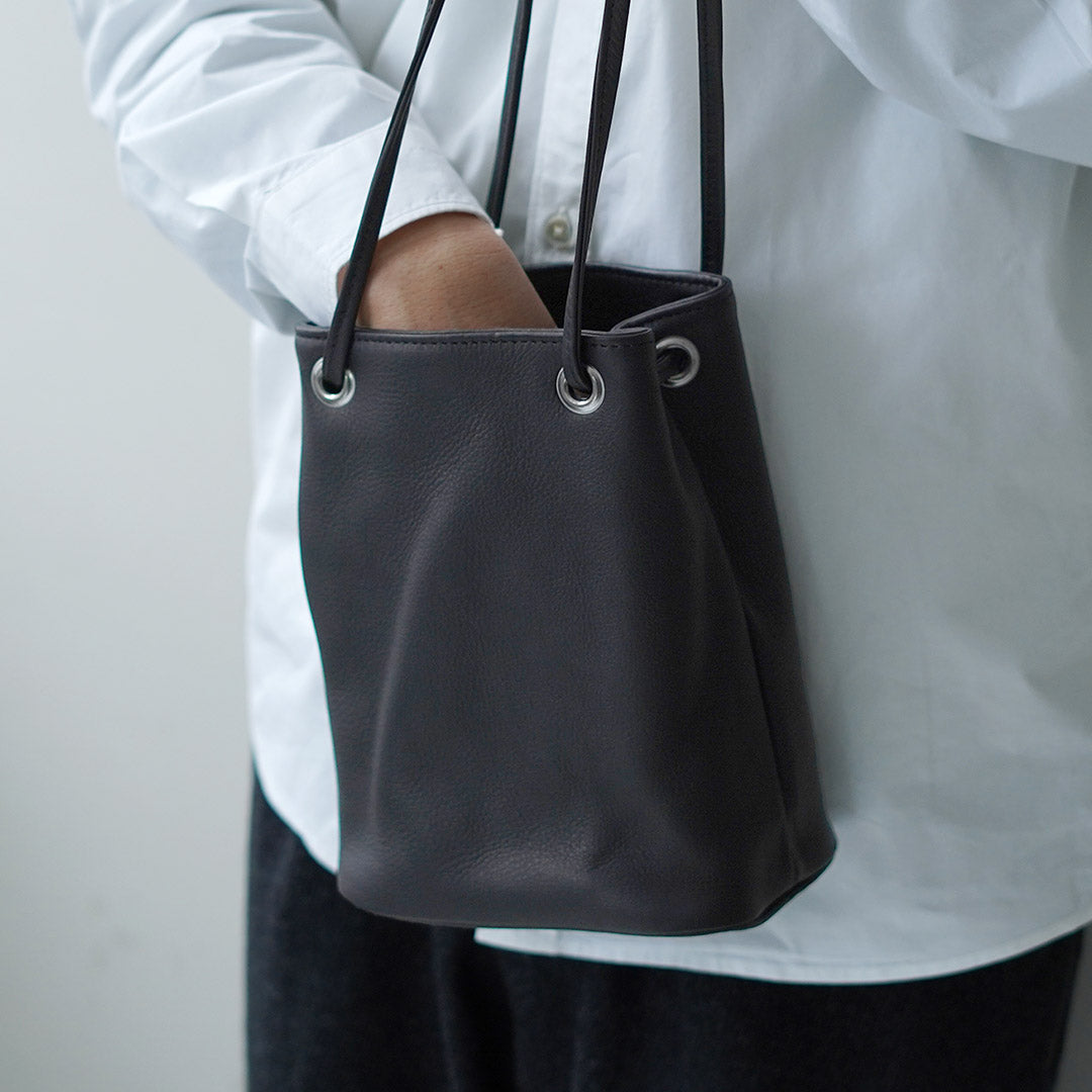 MR.OLIVE / 防渗透皮革 2 路小圆筒包