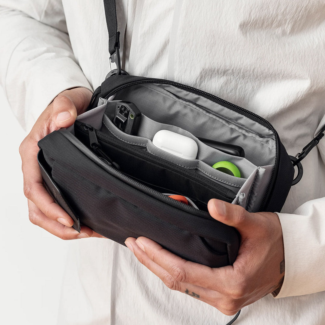 BLACK EMBER / Tech-Kit Sling Bag