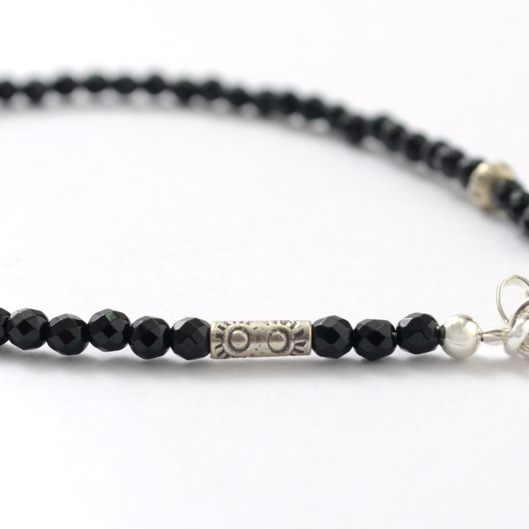 PHADUA / Black onyx (3mm) cut bead anklet adjuster