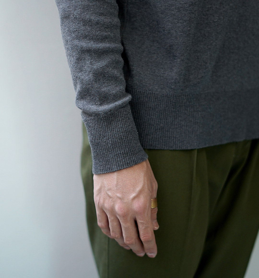 GICIPI / TIGRE 宽松针织和缝制高领衫