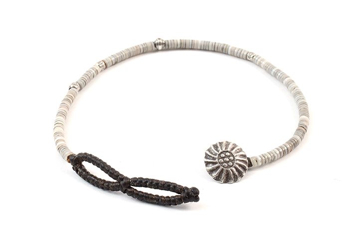 PHADUA / Shell Beads / Wax Cord Bracelet