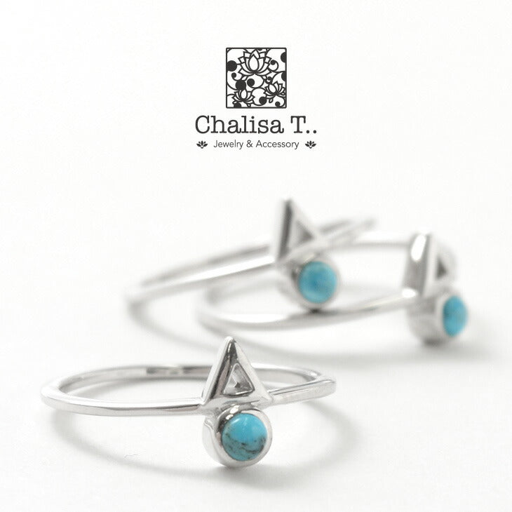 Chalisa T .. / Turquoise Circle Triangle Anillo extra fino