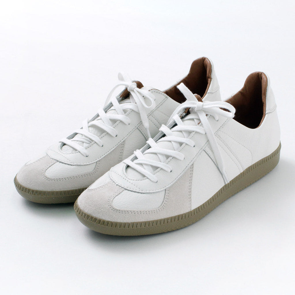 REPRODUCTION OF FOUND / German Trainer