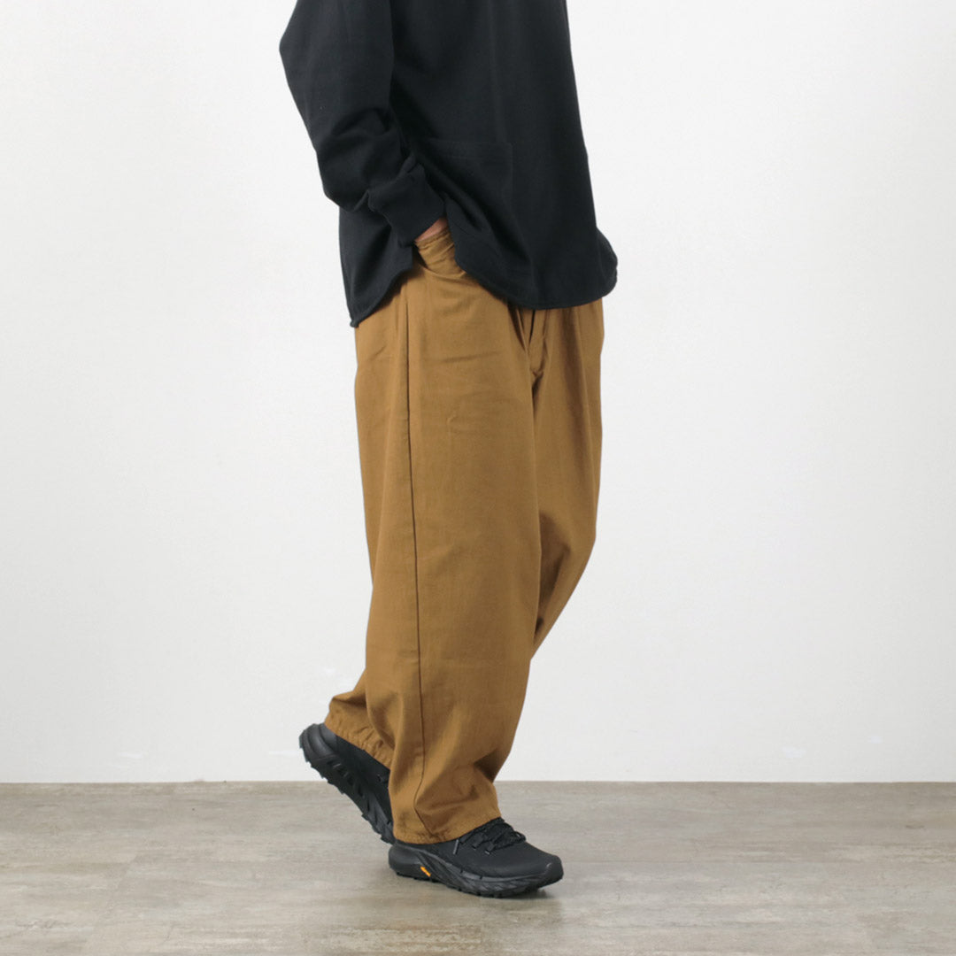 Manos lentas / espalda Satin Poofy Tuck Pants