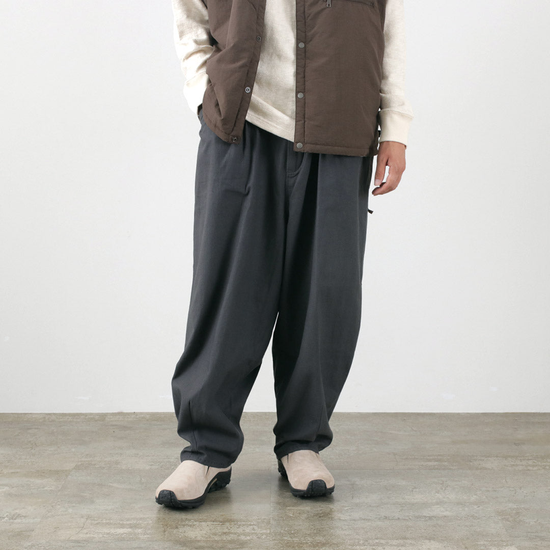 Manos lentas / espalda Satin Poofy Tuck Pants