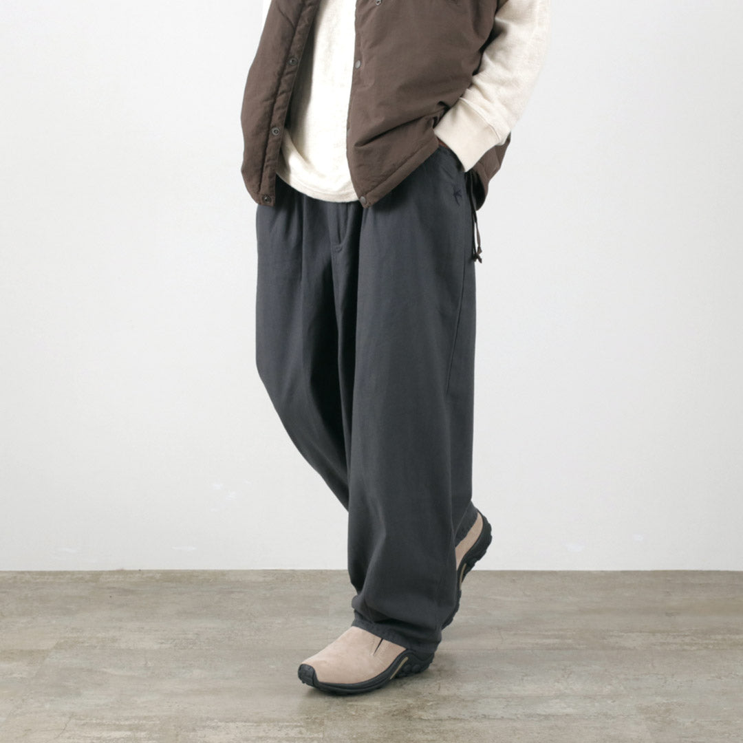 Manos lentas / espalda Satin Poofy Tuck Pants