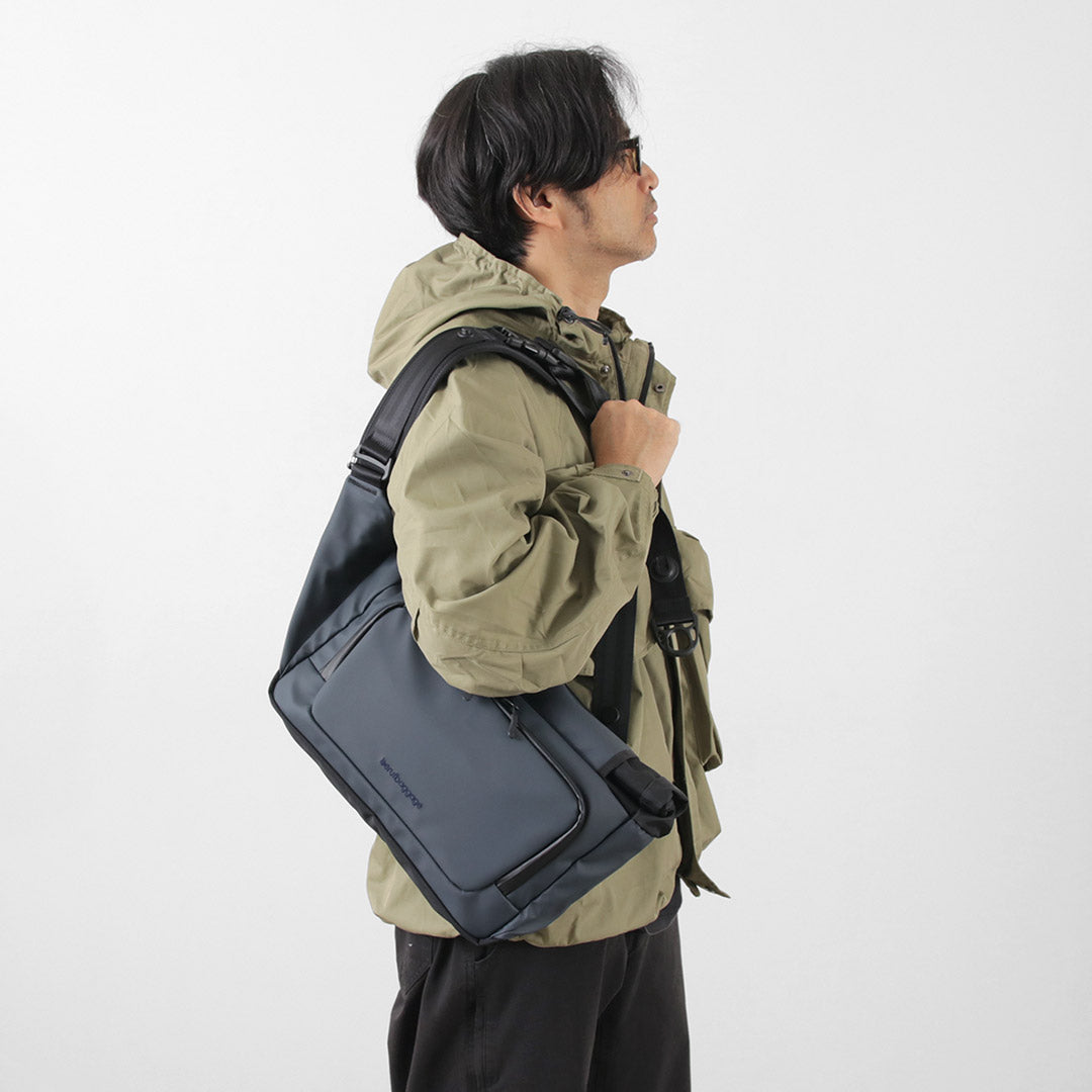 BERUF / Satellite 10+ sling bag