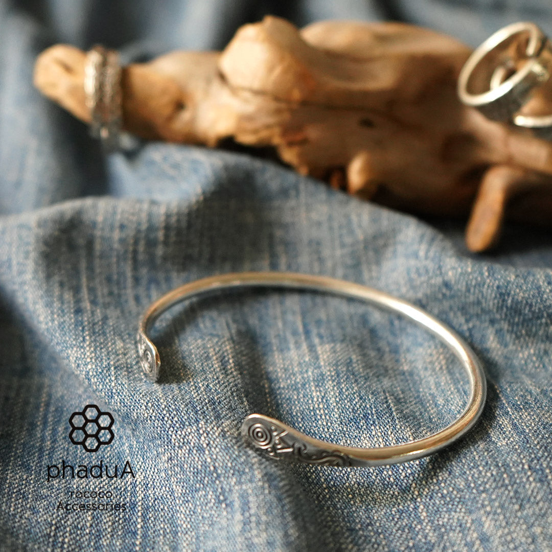 Phadua / Silver Bangle