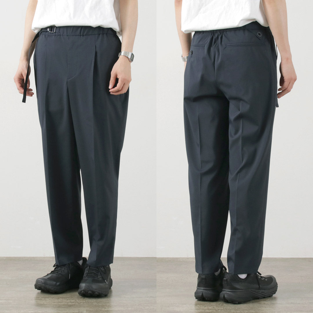 Pantalon blanc / 1 pantalon ceinturé