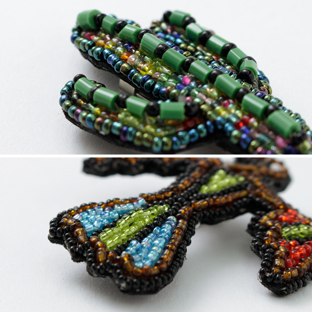 BEADED ACCESSORIES / Beaded pin badge M