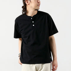 black / M
