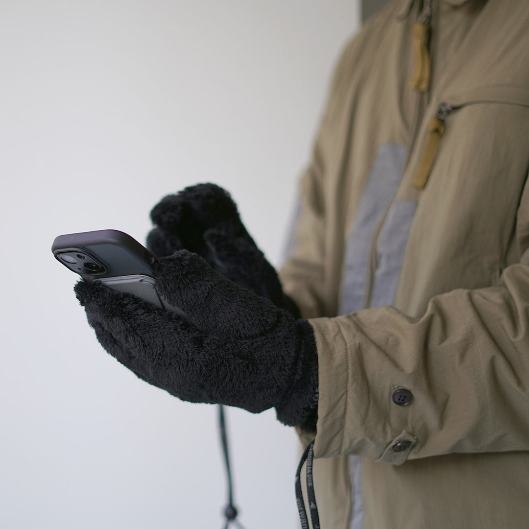 AND WANDER / High-Loft Fleece Gloves