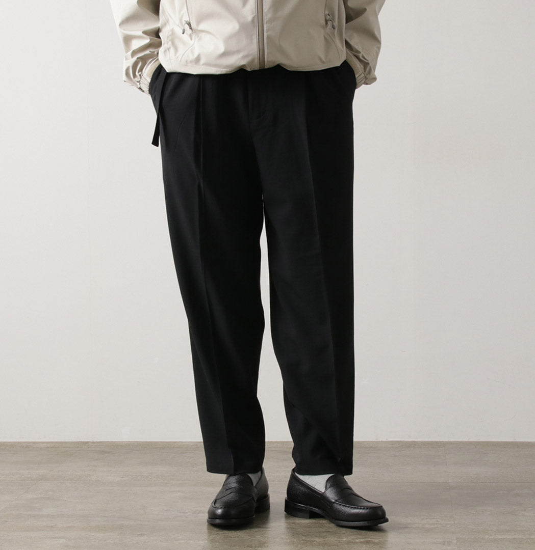 WHITE MOUNTAINEERING / Stretch Twill One-tuck Pants