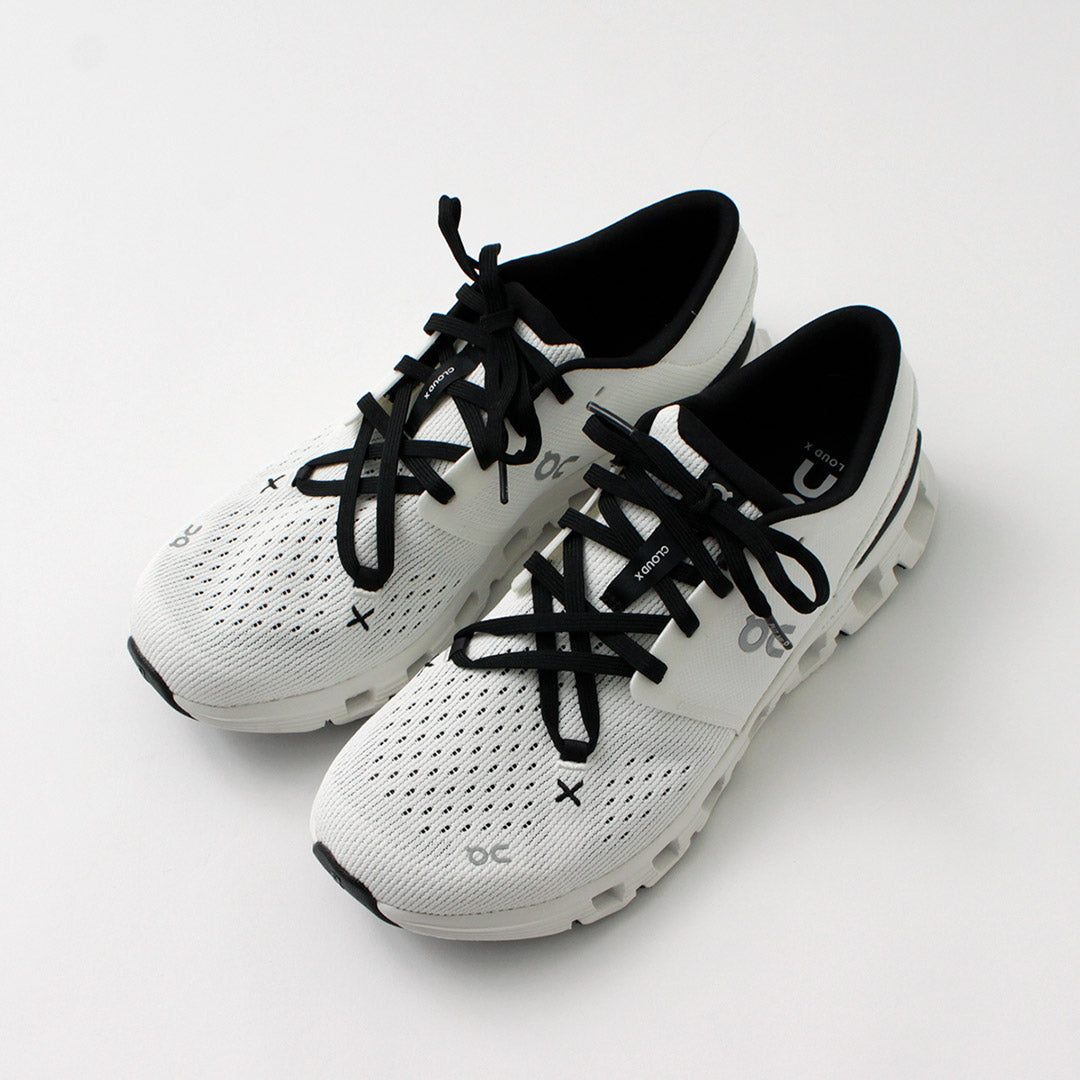 ON / Cloud X 4 Sneakers