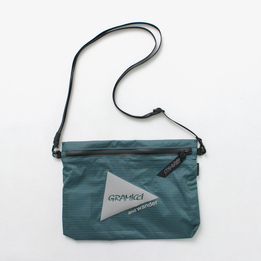 AND WANDER / Gramicci Nylon Sacoche