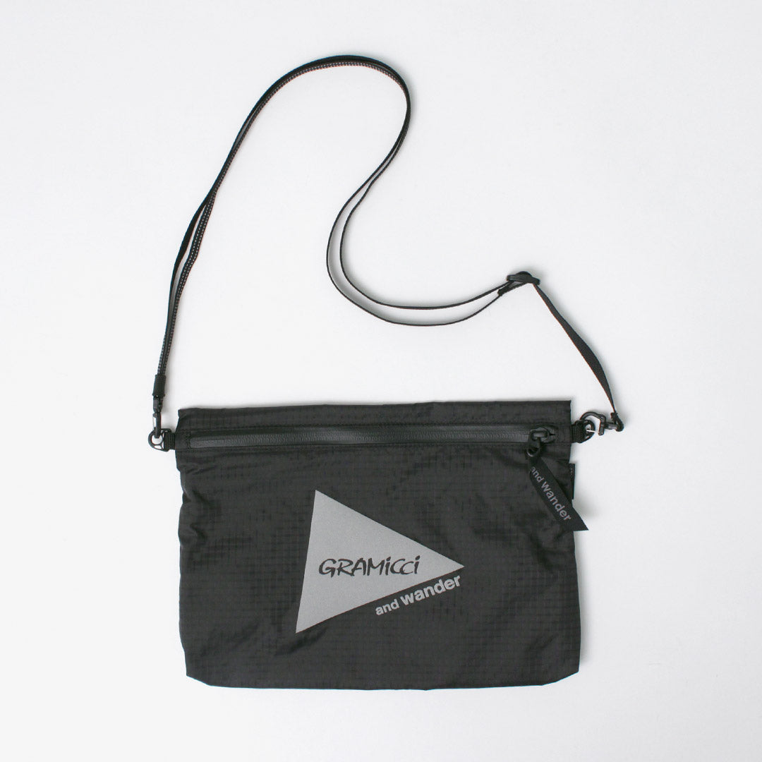AND WANDER / Gramicci Nylon Sacoche