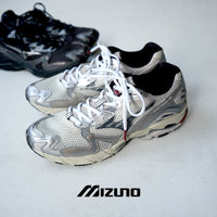 MIZUNO / Wave Rider 10 Sneakers
