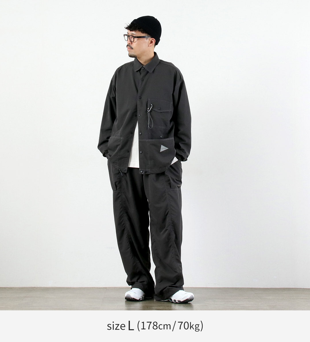 AND WANDER / Crinkle Nylon Pants