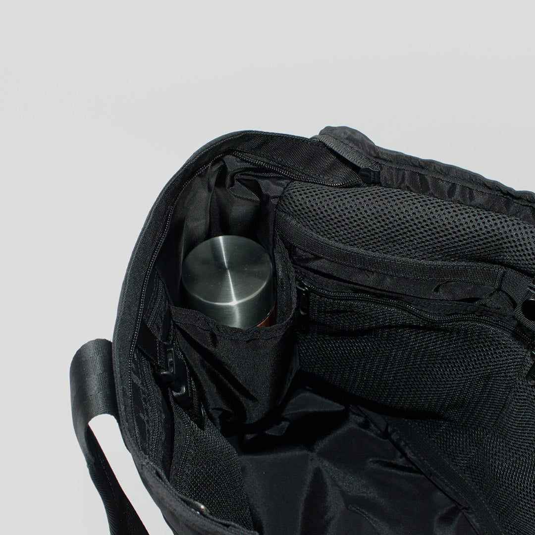 BRIEFING / Discrete Tote Bag M