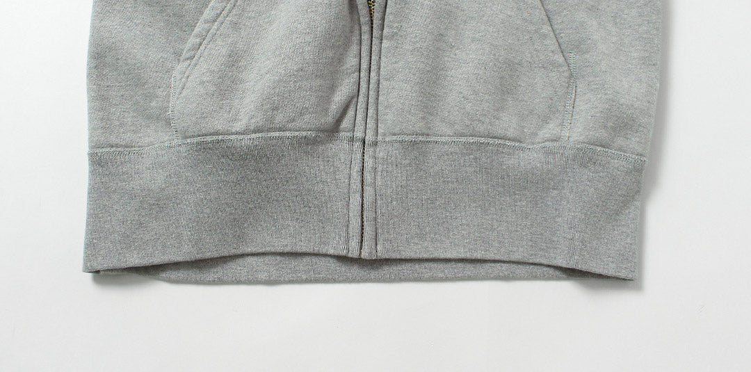 BARNS OUTFITTERS / Sudadera con capucha y cremallera de tamaño pequeño